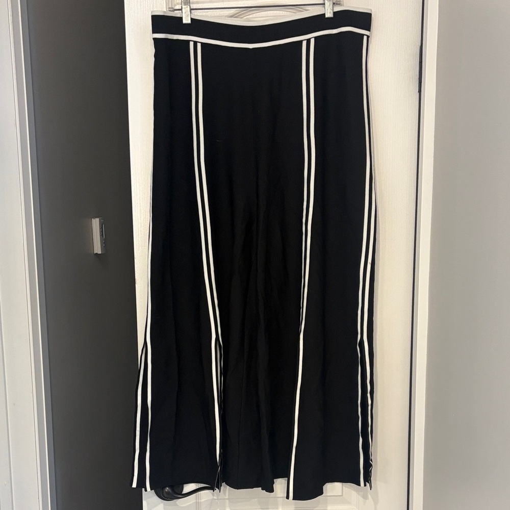 Elegant Black and White Women's pants. Great cruise wear nylon texture